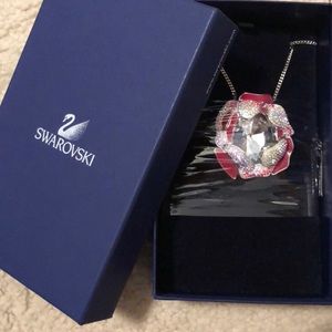 Swarovski flower pendent